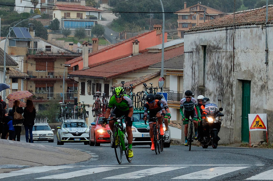 ciclistas del GP Indurain